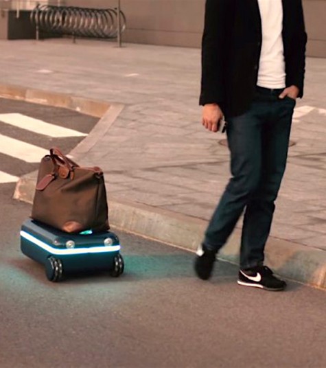 Travelmate robotics autonom fahrender Koffer