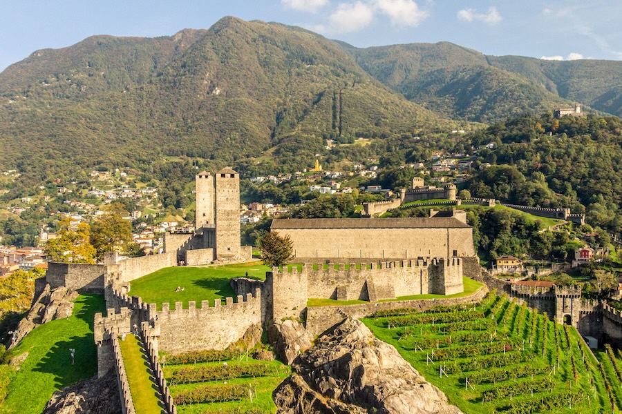 Vogelperspektive auf Castelgrande in Bellinzona